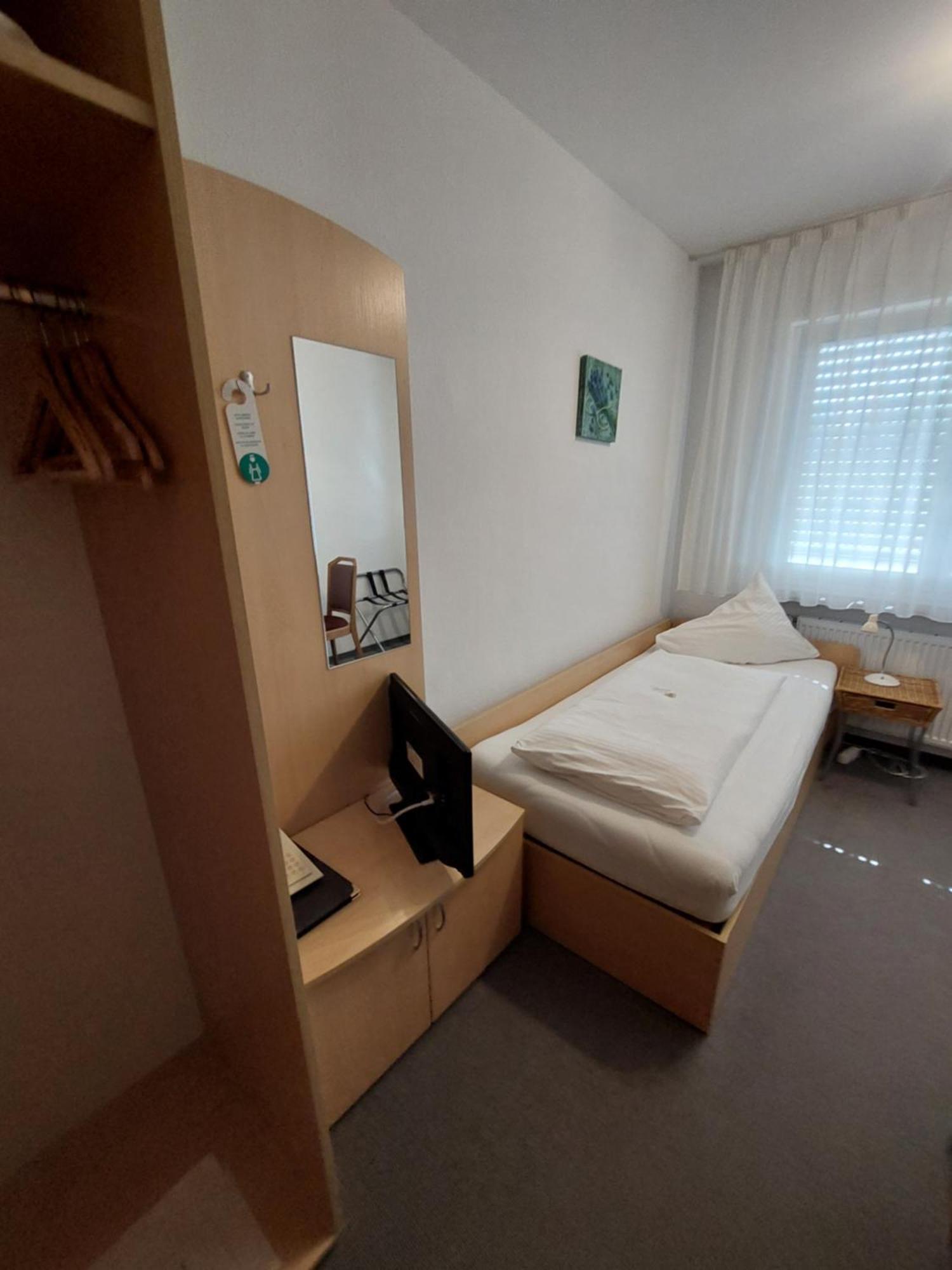 Hotel Zimmermann ฟิลเดอร์ชตัดท์ ภายนอก รูปภาพ