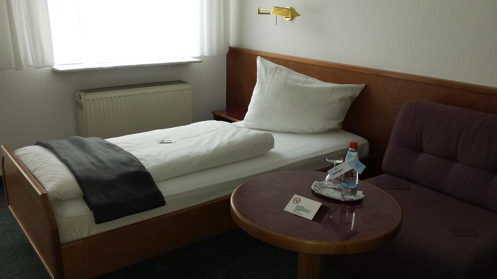 Hotel Zimmermann ฟิลเดอร์ชตัดท์ ภายนอก รูปภาพ